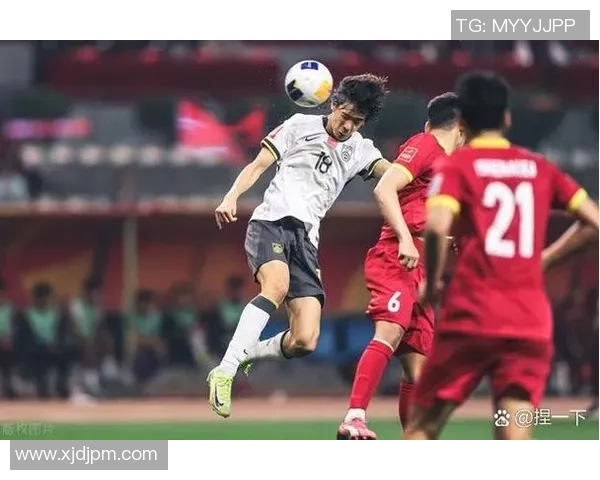 18号足球明星名单照片揭晓球迷热议新星表现与未来潜力